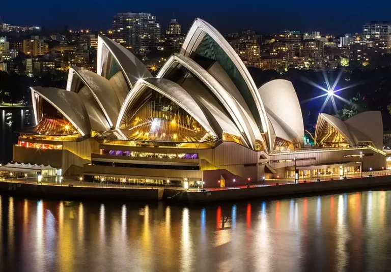 Sydneyoperahouse_at_night (1)